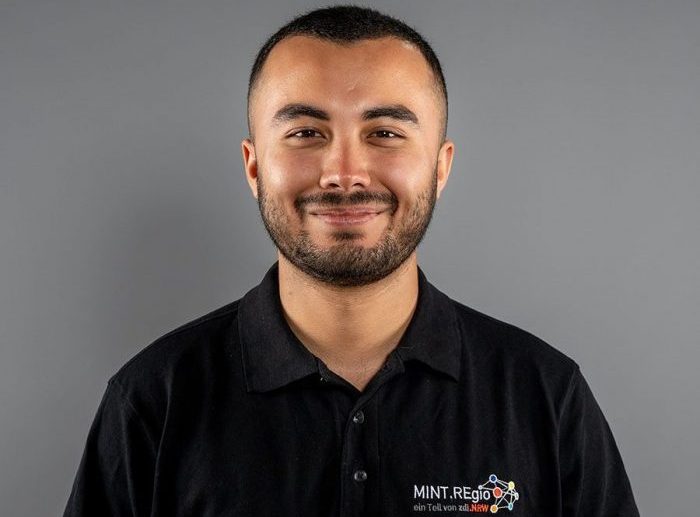 Porträtfoto Saidjamol Akbarov
